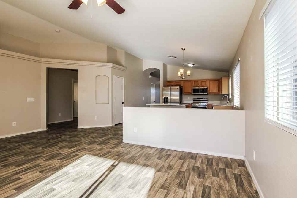 12417 W Mandalay Ln - Photo 7 of 16