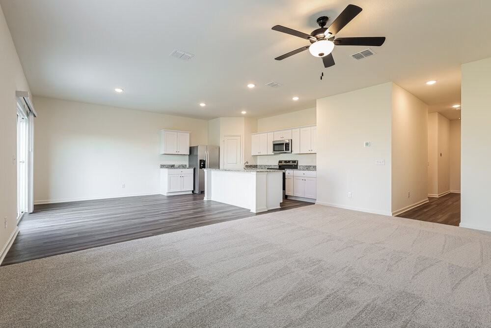 5819 Texas Palm Dr - Photo 5 of 17