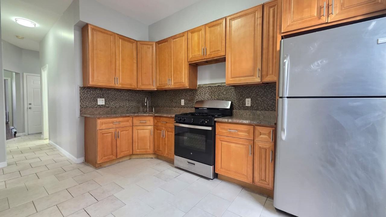 2106 Arthur Avenue #1 - Photo 4 of 9