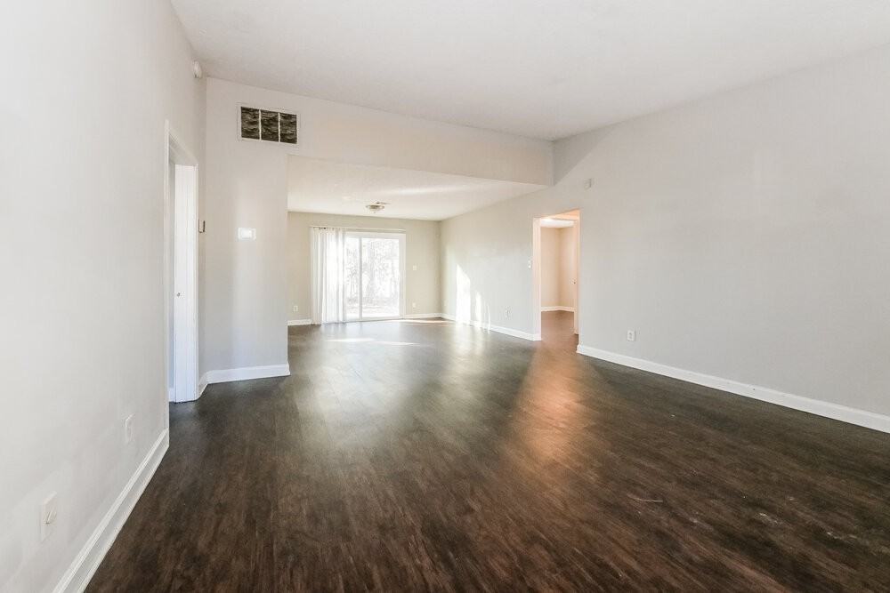 2830 Robinson Wood Dr - Photo 5 of 16