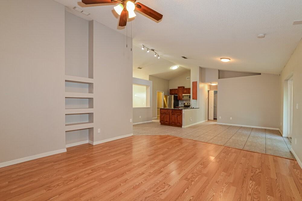 11248 Cypress Leaf Dr - Photo 4 of 16