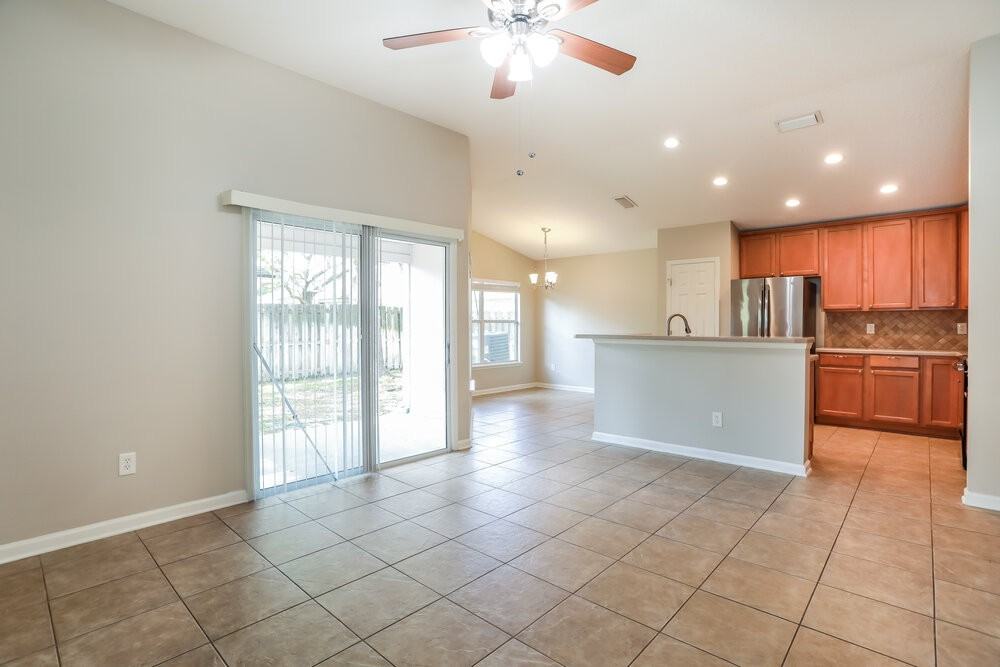 2109 S Cranbrook Ave - Photo 6 of 16