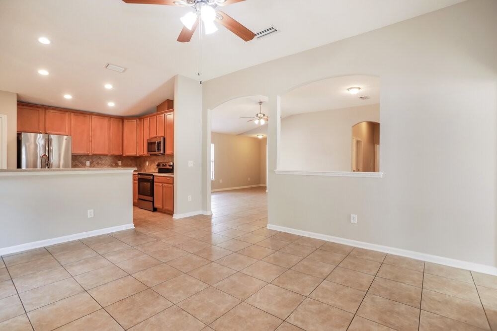 2109 S Cranbrook Ave - Photo 7 of 16