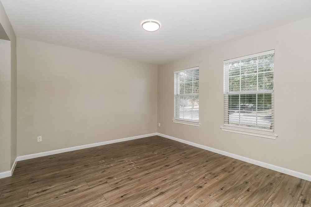 208 Rinehardt St - Photo 6 of 17