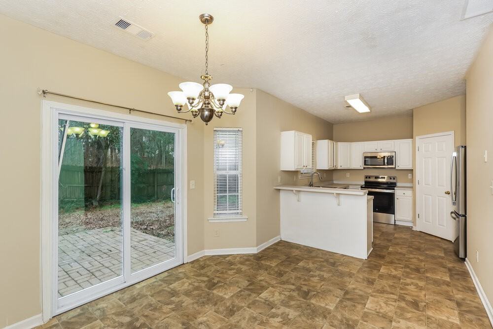 252 Prescott Ct - Photo 6 of 17