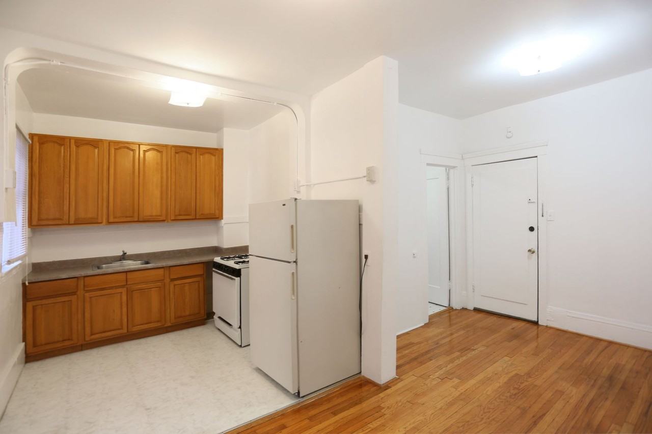 1235 Bush St - Photo 3 of 14