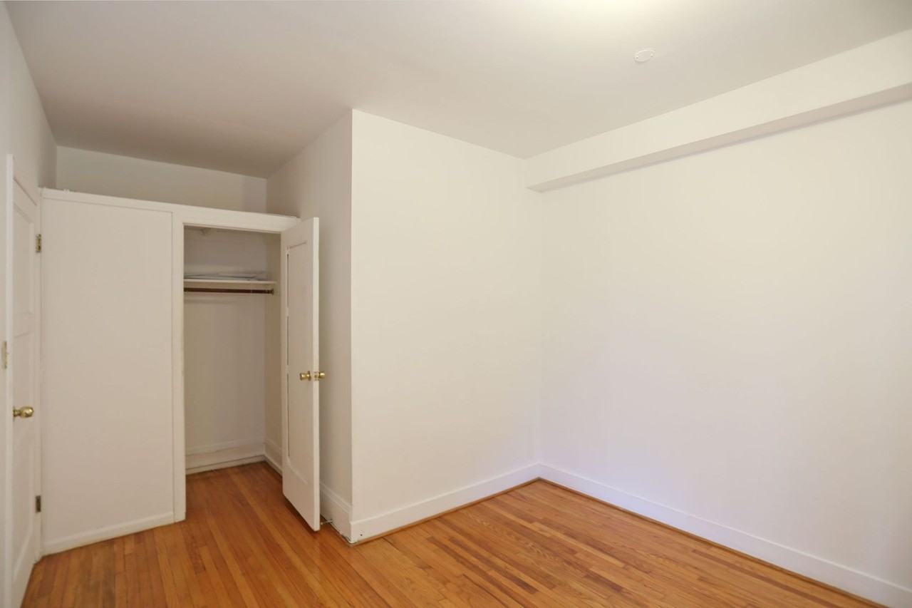 1235 Bush St - Photo 7 of 14