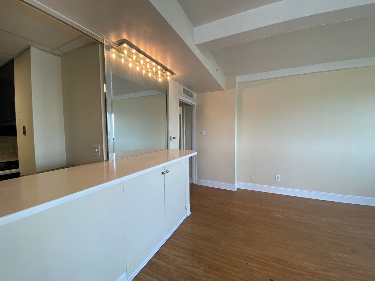 River Plaza - Photo 6 of 25