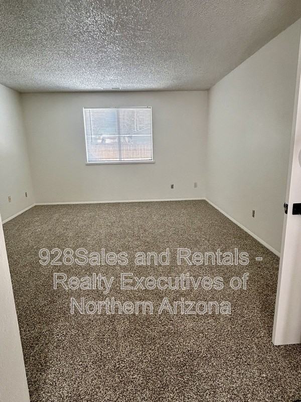 3656 Fox Lair Dr - Photo 6 of 9