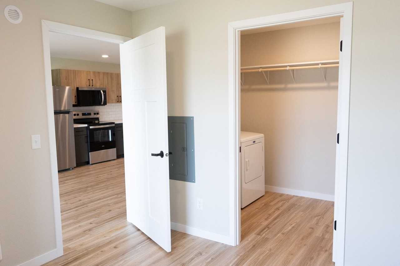 Elmview II Apartments - Photo 4 of 5