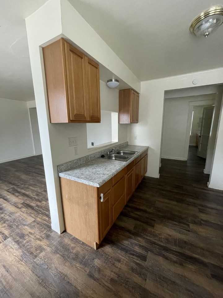 701 H St - Photo 7 of 19