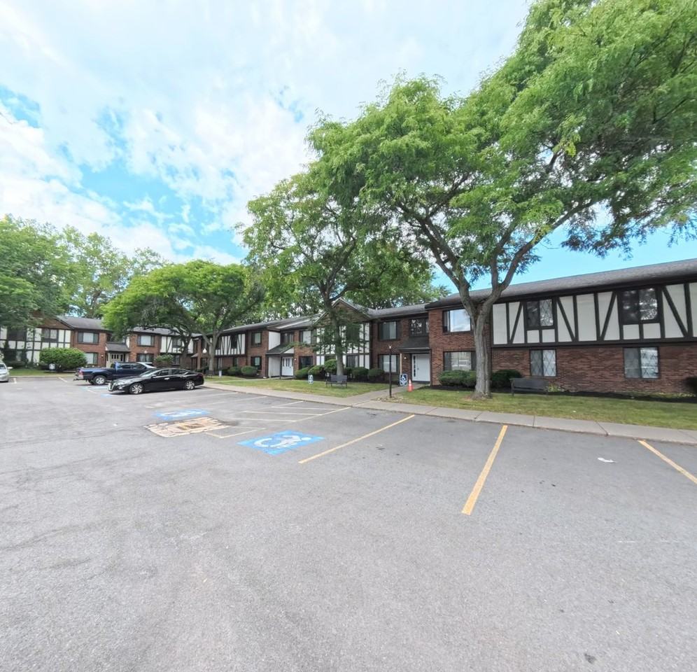 2519 Culver Road Apartments - Photo 6 of 17
