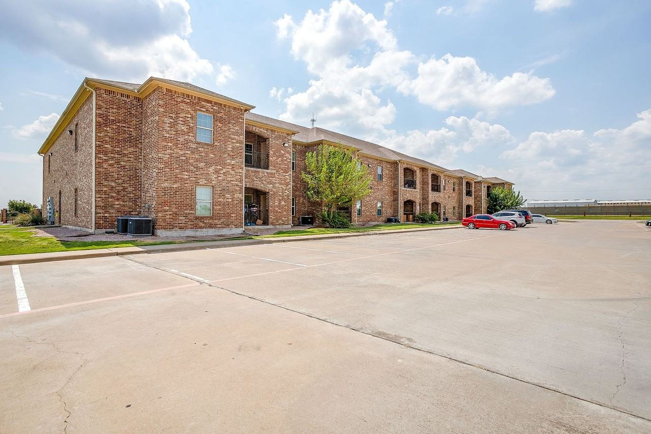 County Rd 207 - Apartments - Photo 4 of 50