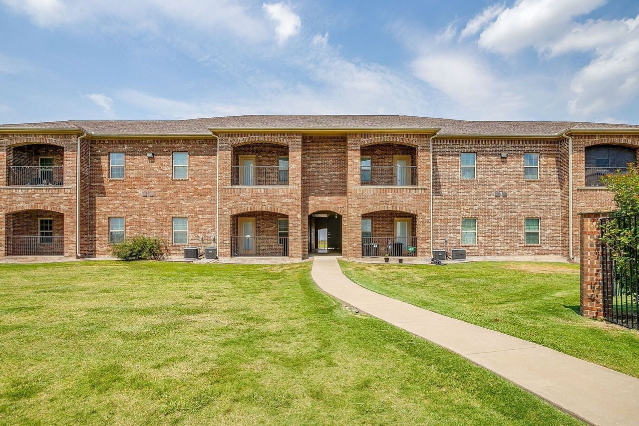 County Rd 207 - Apartments - Photo 6 of 50