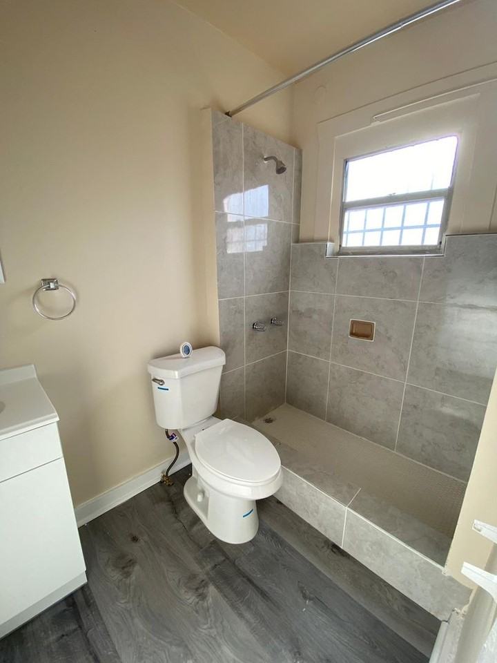 1011 Apartments - Photo 4 of 44