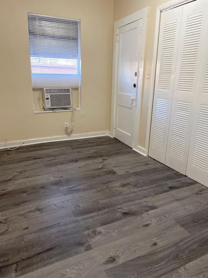 1011 Apartments - Photo 7 of 44