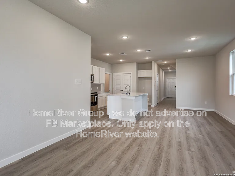 4303 Clarisse St - Photo 3 of 37