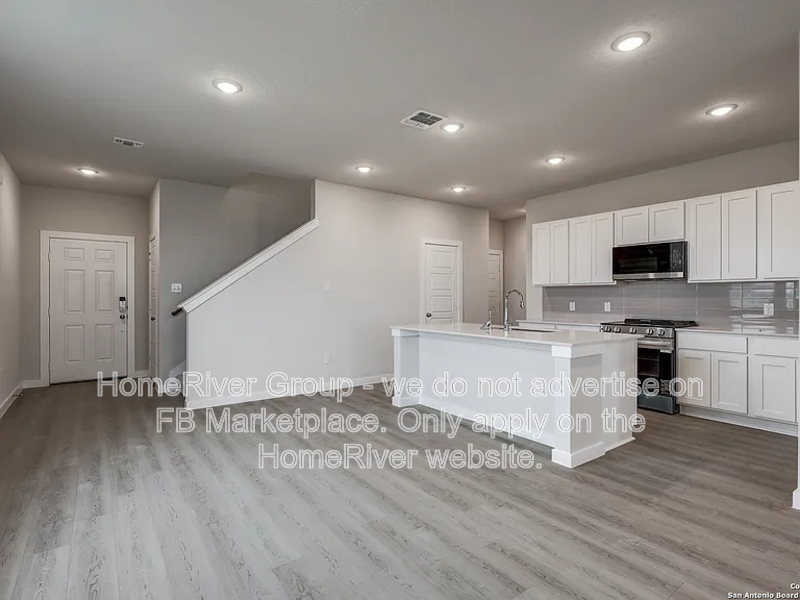 4314 Clarisse St - Photo 7 of 36