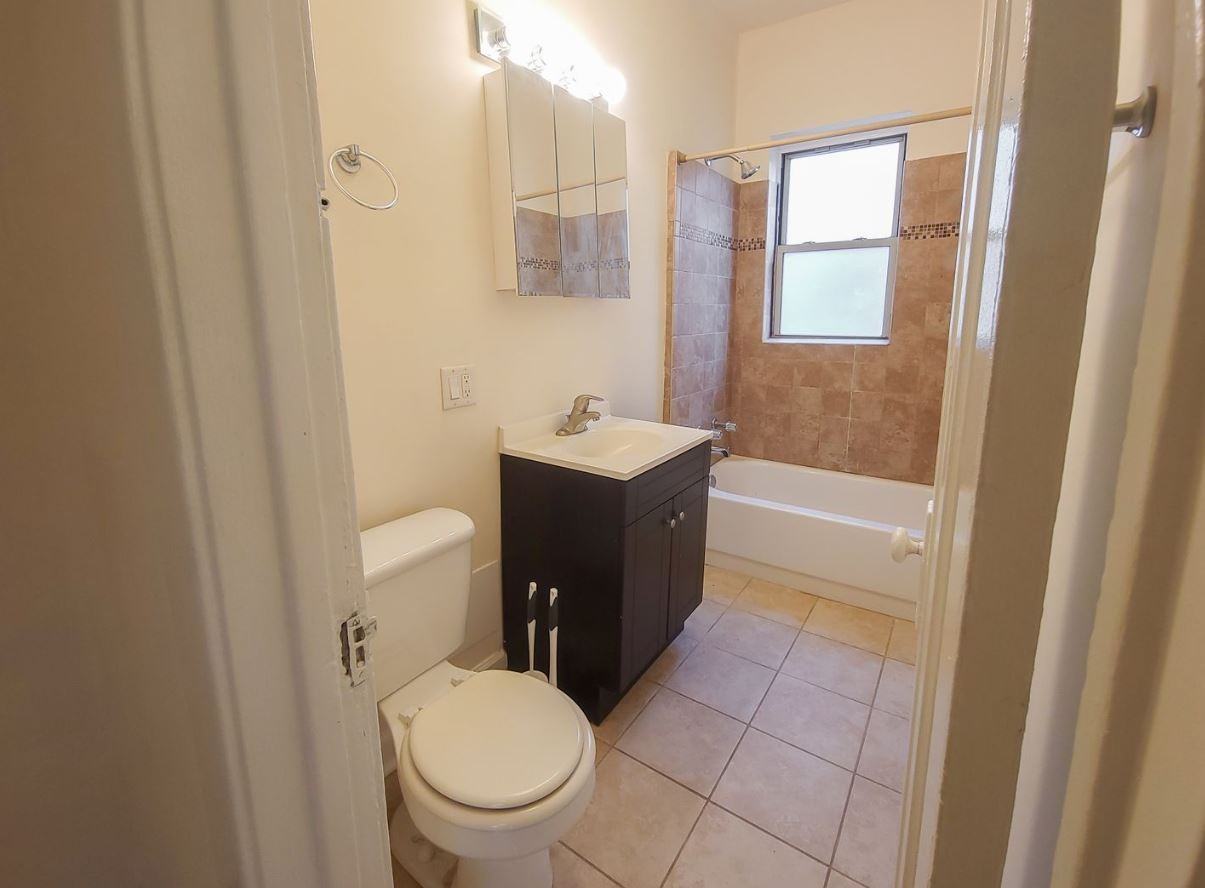 W Winona St & N Winchester Ave - Photo 5 of 9