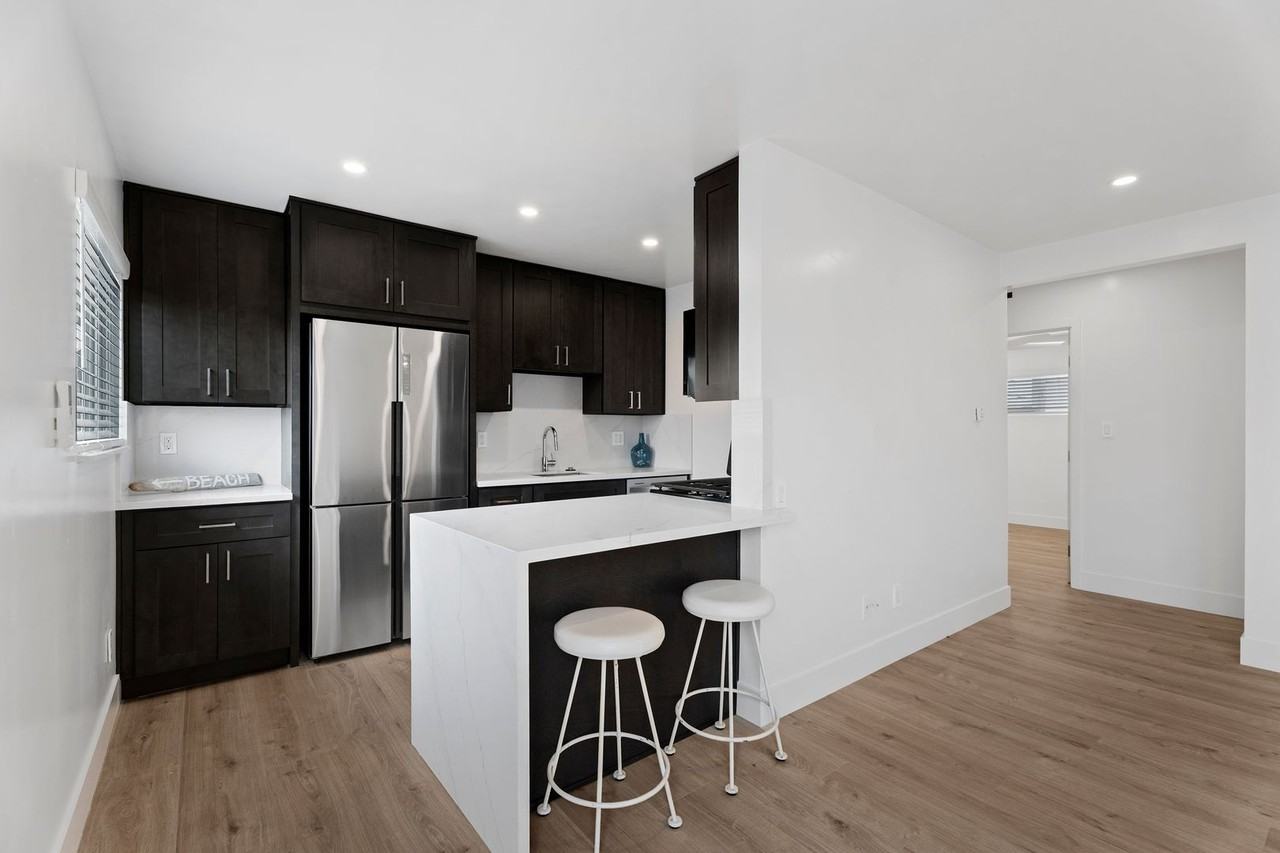 5022 Saratoga Ave #2 - Photo 6 of 23