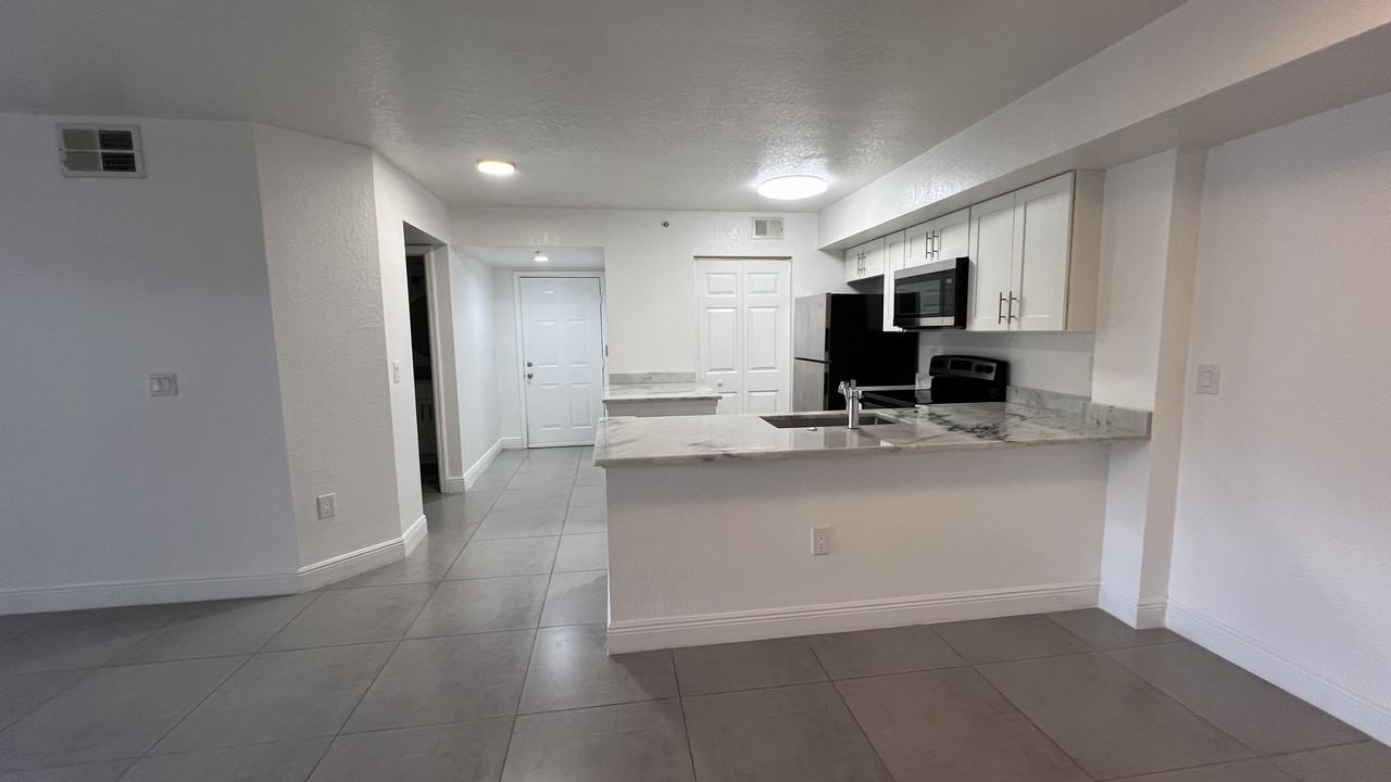 191 Southwest Palm Drive #105 - Photo 2 of 7