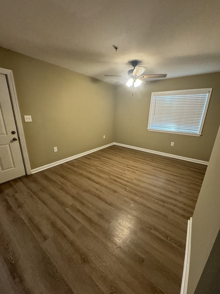 411 Baldwin Crt - Photo 3 of 50