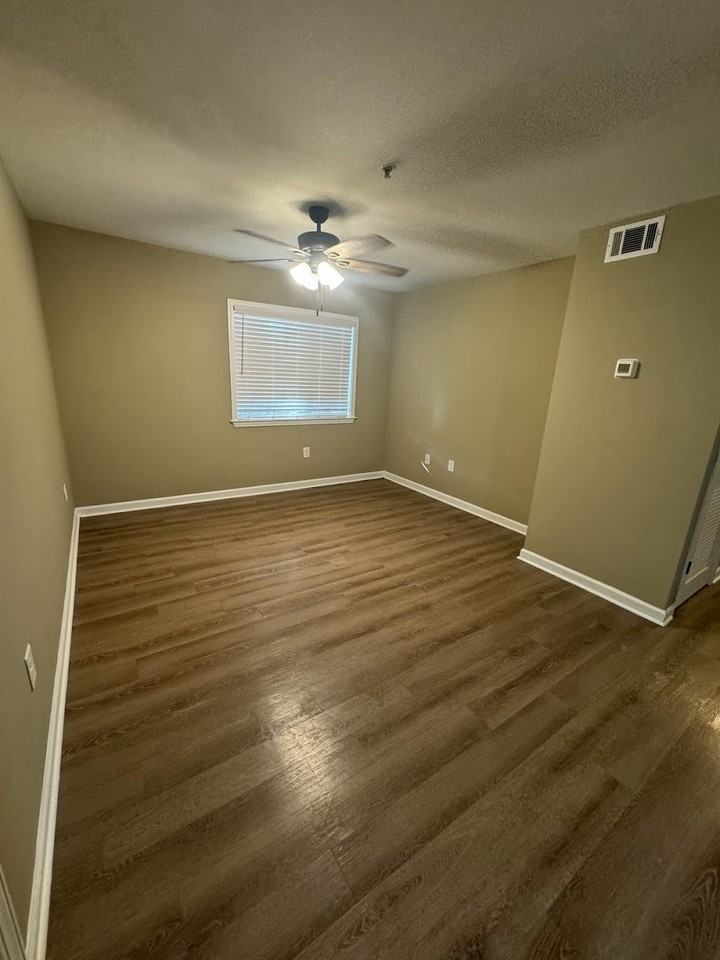 411 Baldwin Crt - Photo 4 of 50