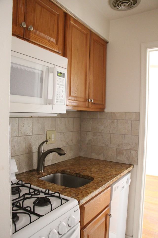 Monroe Street Apartments - ATA - Photo 3 of 8