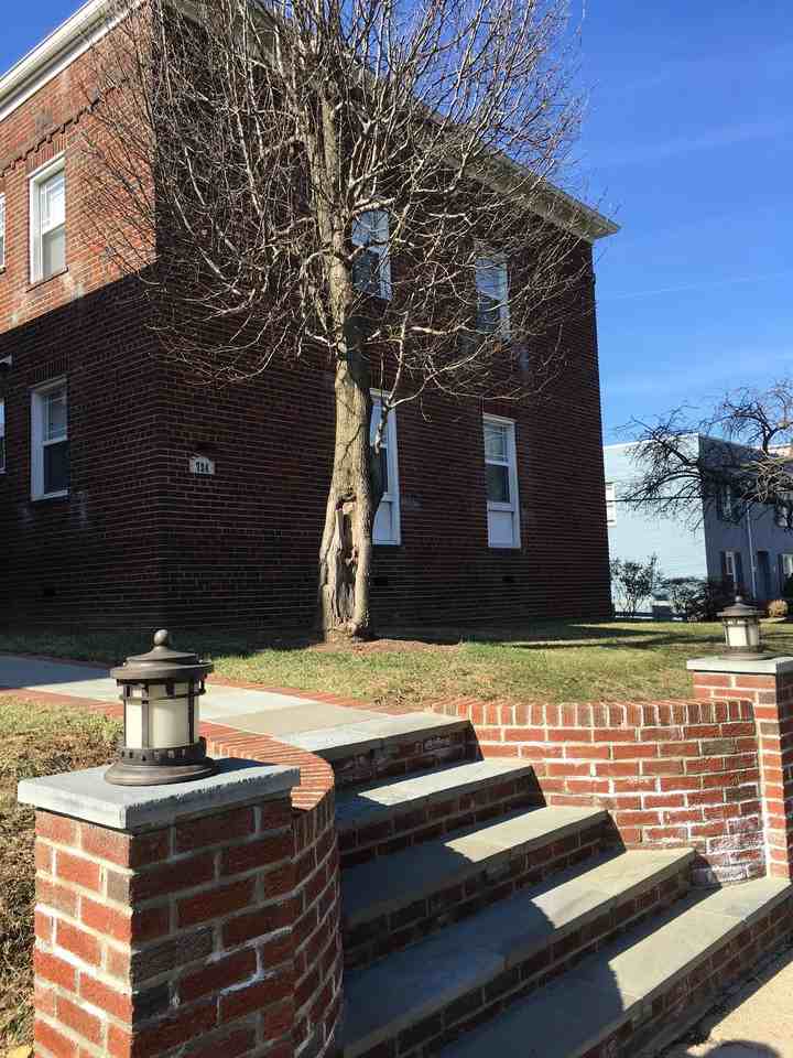 Monroe Street Apartments - ATA - Photo 5 of 8