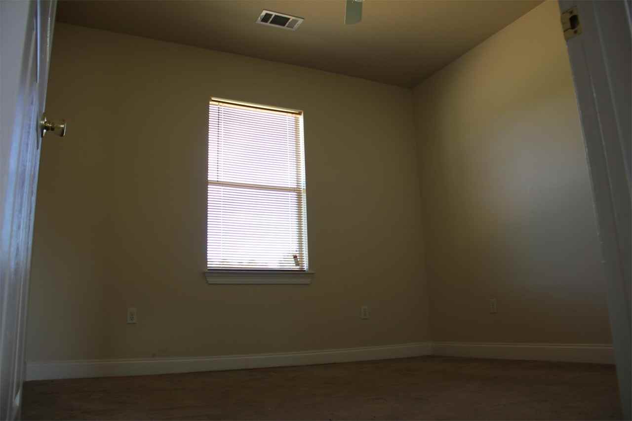 Barry Ct. Apartments - Photo 7 of 50