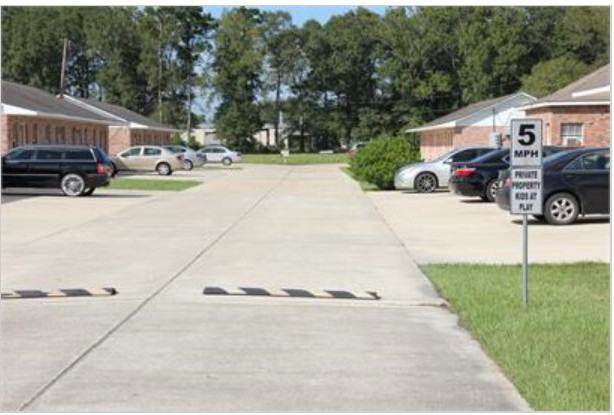 Barry Ct. Apartments - Photo 3 of 22