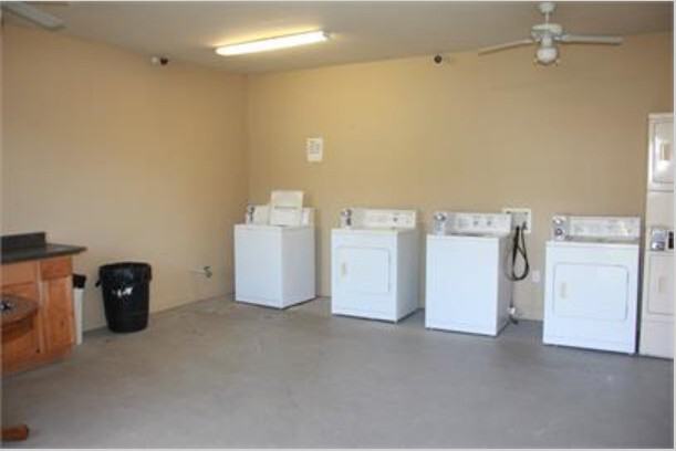 Barry Ct. Apartments - Photo 5 of 22