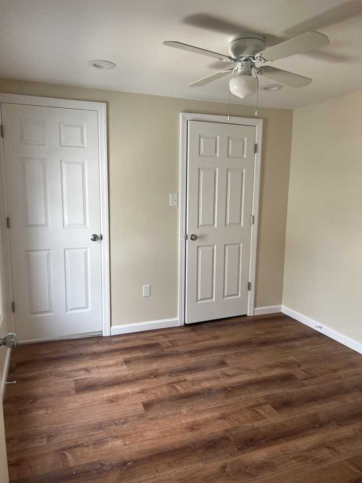 233 East Garfield Avenue - Photo 6 of 8