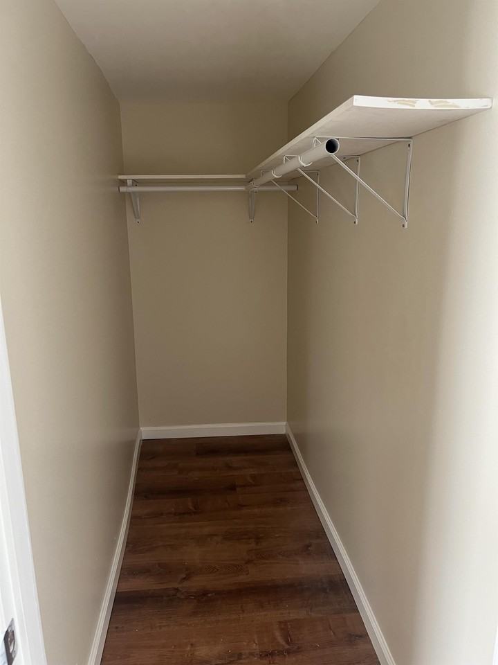 233 East Garfield Avenue - Photo 7 of 8