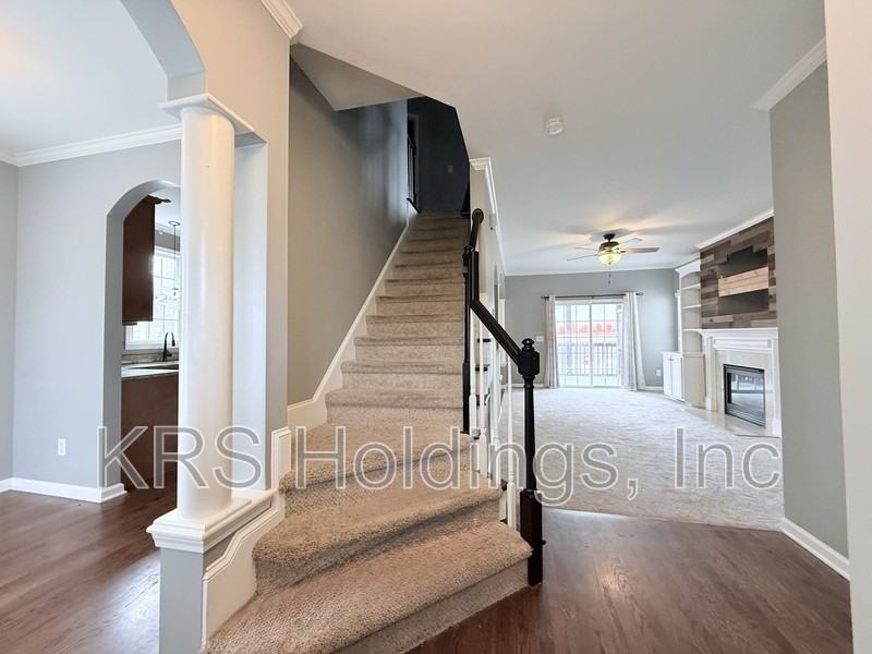 1524 Heritage Garden St - Photo 4 of 28