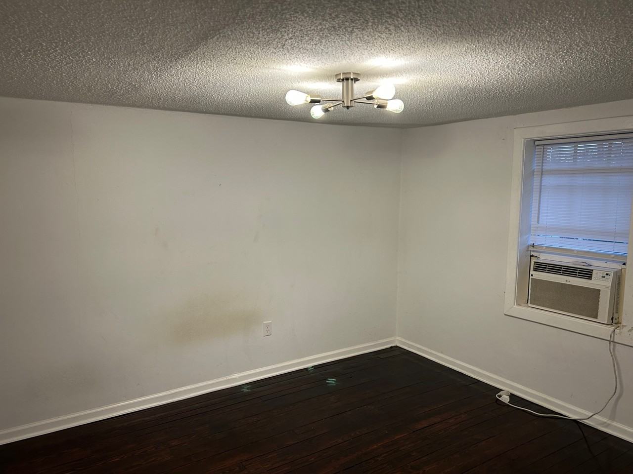 314/320 19th Street Southwest - Photo 7 of 12