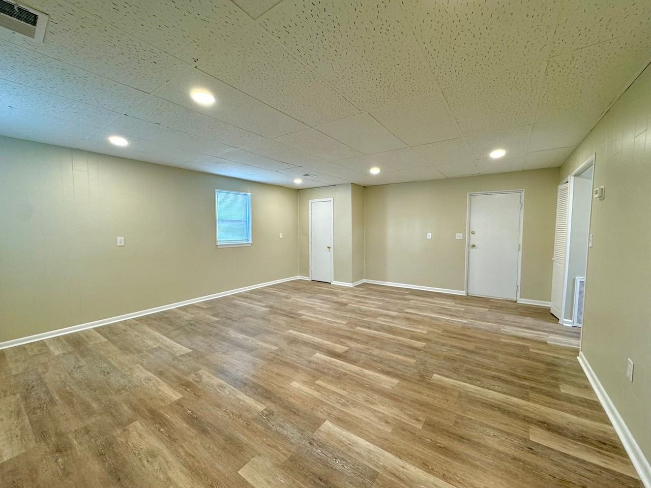 4800 1/2 Fury Way - Photo 2 of 10