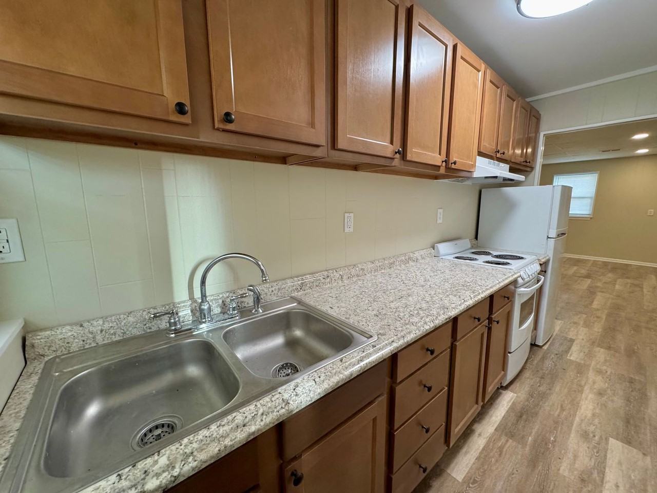 4800 1/2 Fury Way - Photo 4 of 10