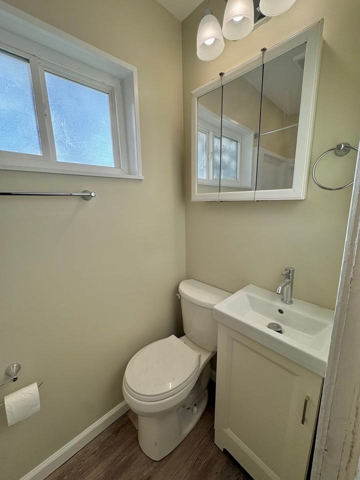 4800 1/2 Fury Way - Photo 6 of 10