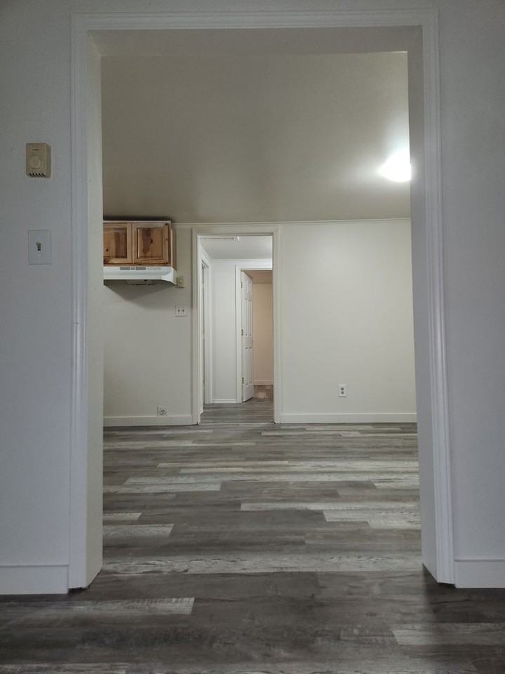 1977 Cedar Ave - Photo 3 of 17