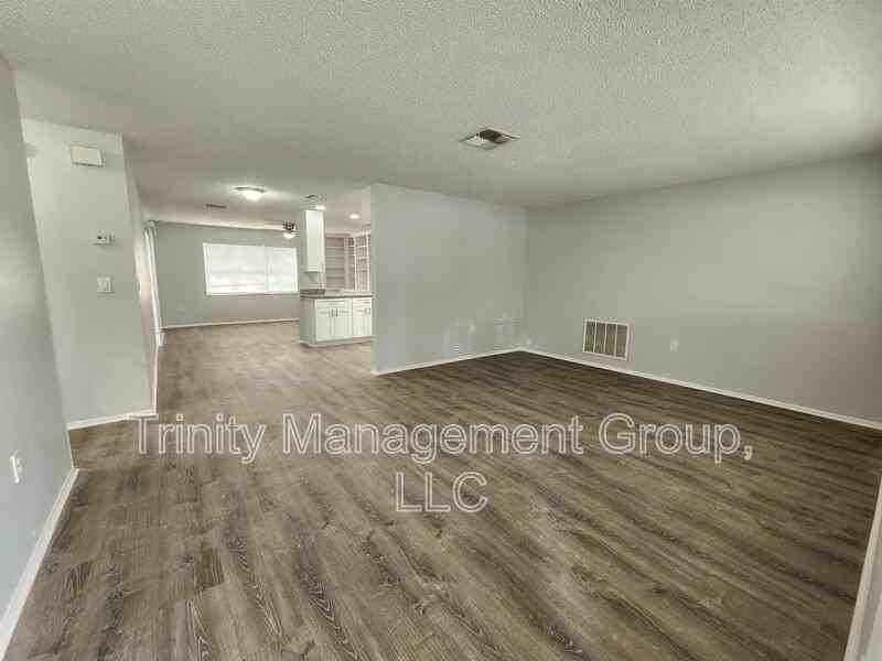 2429 Keeport Dr - Photo 3 of 23