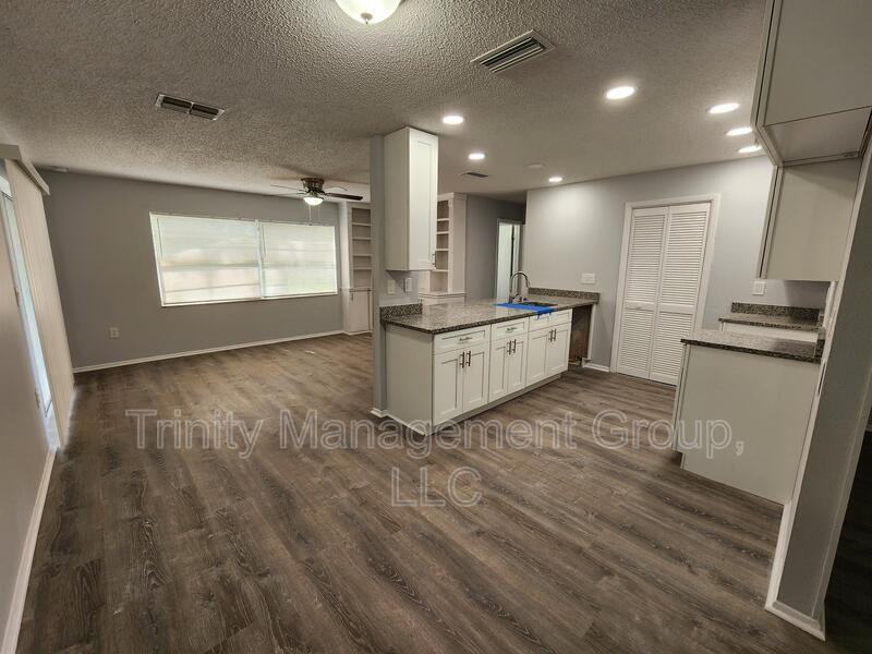 2429 Keeport Dr - Photo 6 of 23