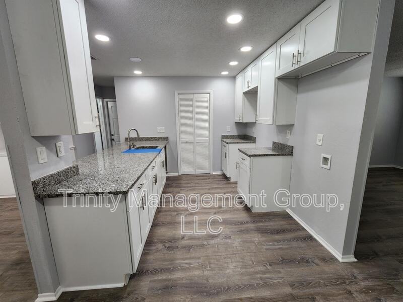 2429 Keeport Dr - Photo 7 of 23