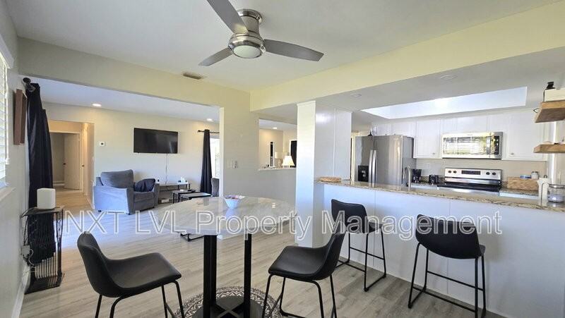 4279 Island Cir #B - Photo 6 of 23