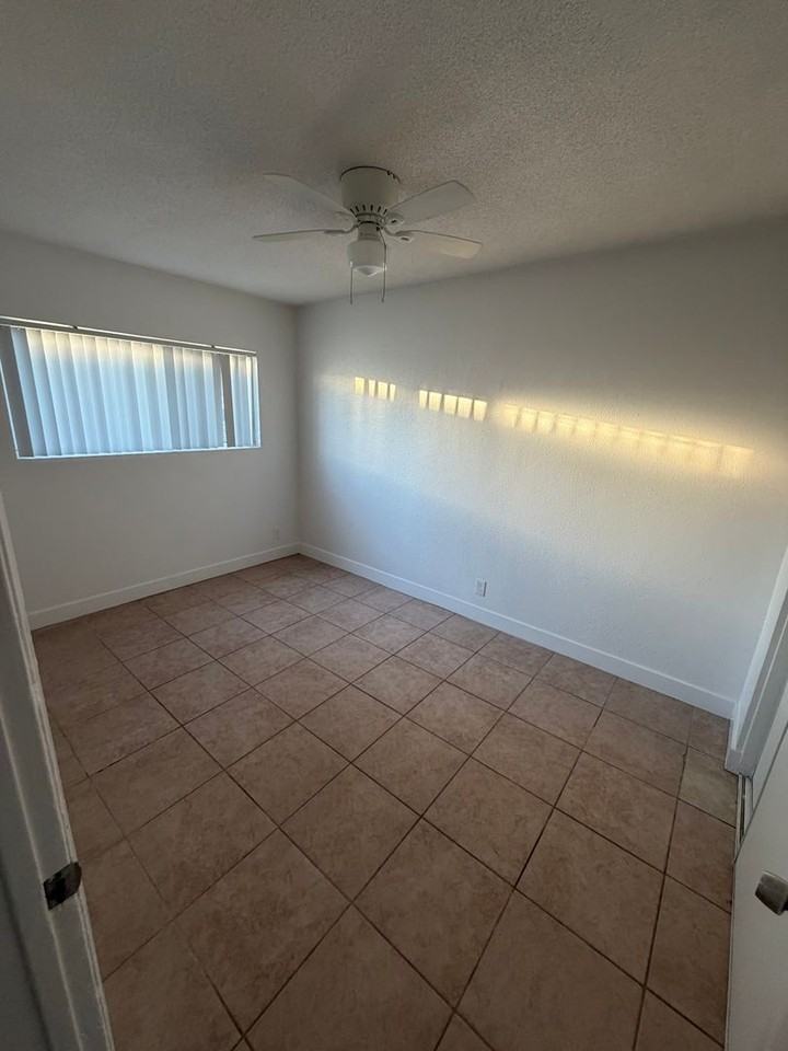 2070 S Mountain View Ave - Photo 5 of 8