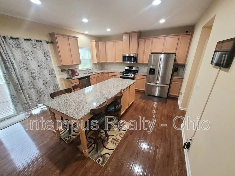 6130 Brandon Dr - Photo 5 of 32