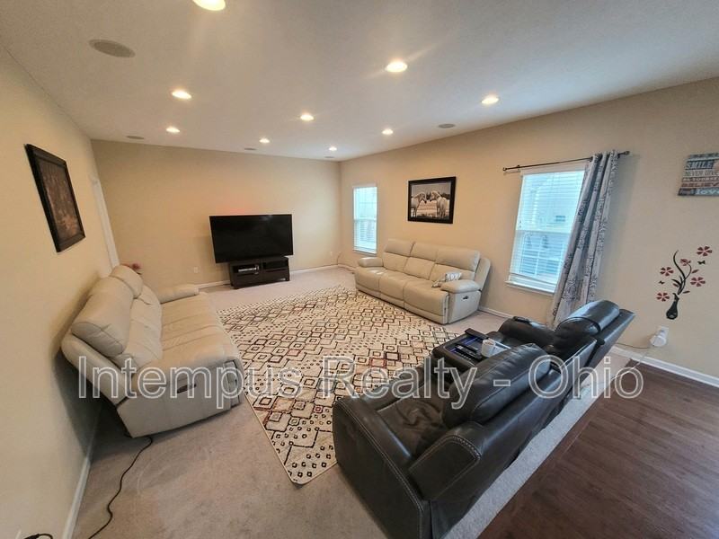 6130 Brandon Dr - Photo 6 of 32