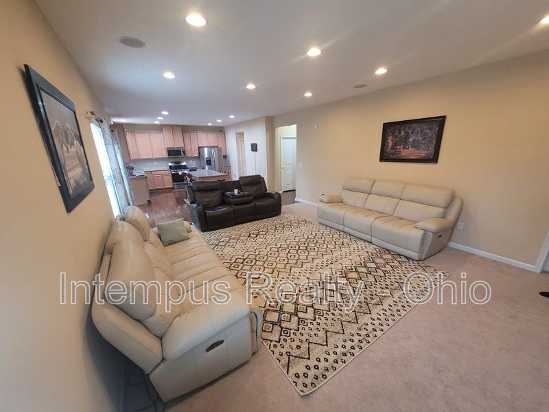 6130 Brandon Dr - Photo 7 of 32