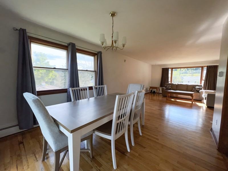 512 Old Lane Rd - Photo 6 of 20