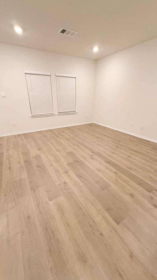 5134 Knob Hill Dr - Photo 4 of 22